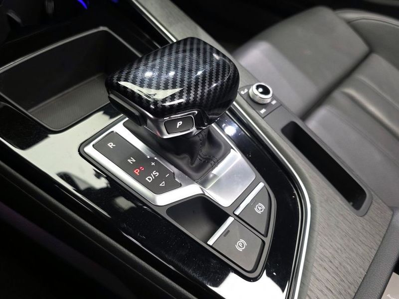2023 Audi A4 40 TFSI Premium photo 9