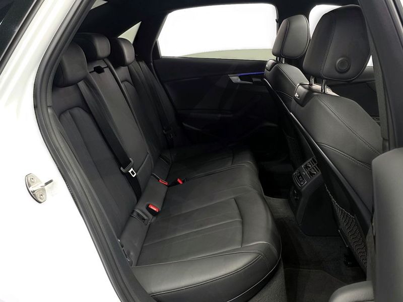 2023 Audi A4 40 TFSI Premium photo 11