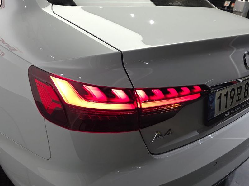 2023 Audi A4 40 TFSI Premium photo 23
