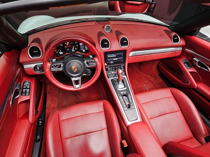 2019 Porsche 718 2.0 photo 7