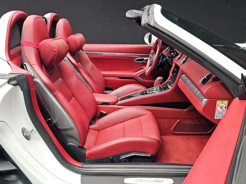 2019 Porsche 718 2.0 photo 10