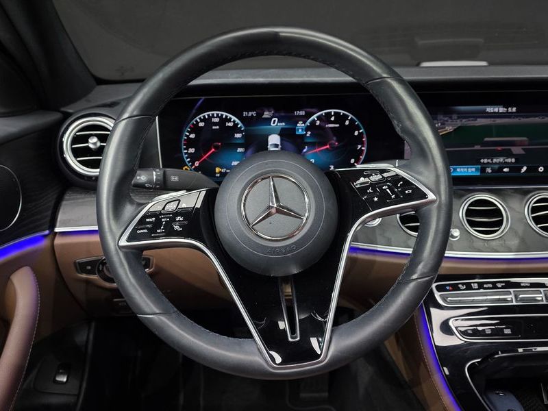 2022 Mercedes-Benz E-Class E250 Avantgarde photo 13