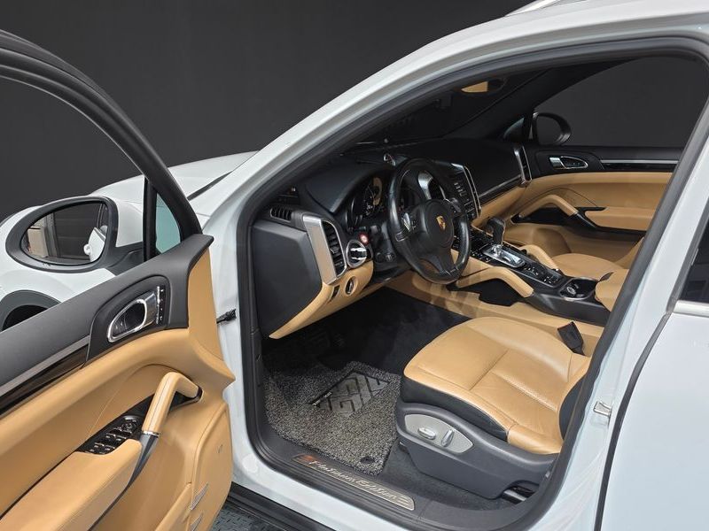2014 Porsche Cayenne 3.0 Diesel Platium Edition 958 photo 10