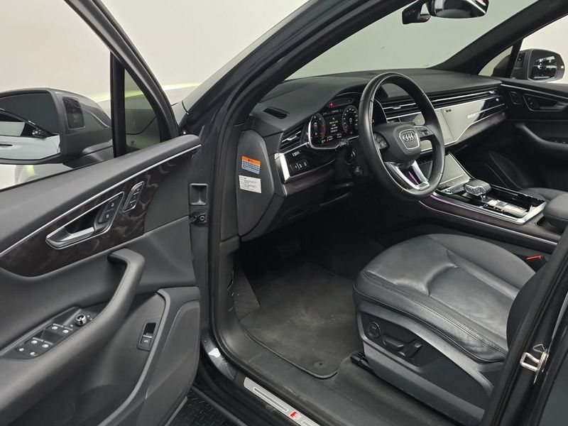 2022 Audi Q7 45 TDI Quattro Premium photo 11
