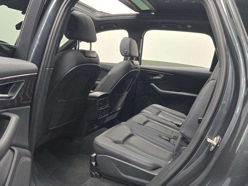 2022 Audi Q7 45 TDI Quattro Premium photo 12