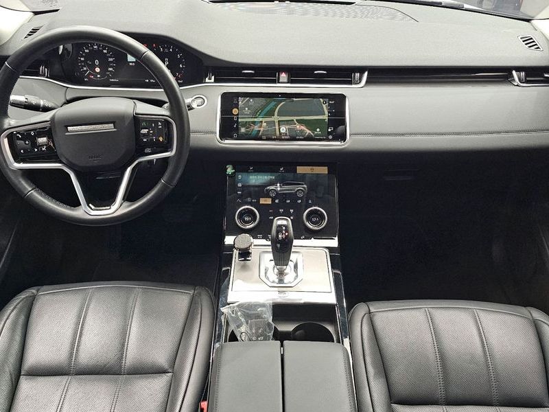 2022 Land Rover Range Rover Evoque P250 SE photo 7