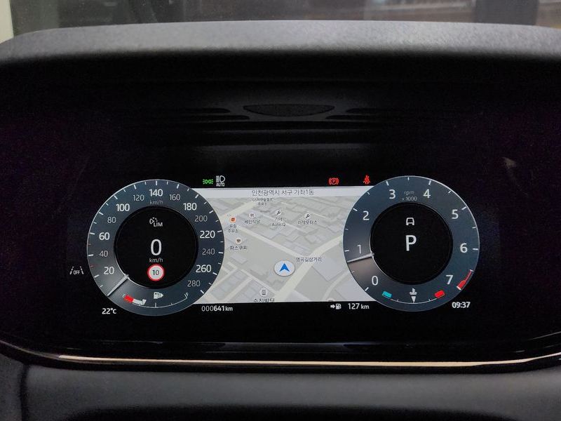 2024 Land Rover Range Rover Evoque P250 Dynamic SE photo 8