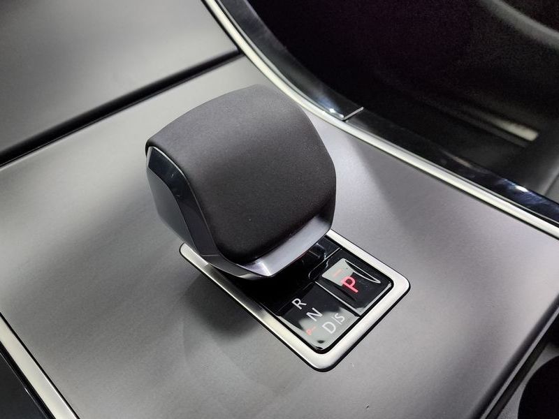 2024 Land Rover Range Rover Evoque P250 Dynamic SE photo 9