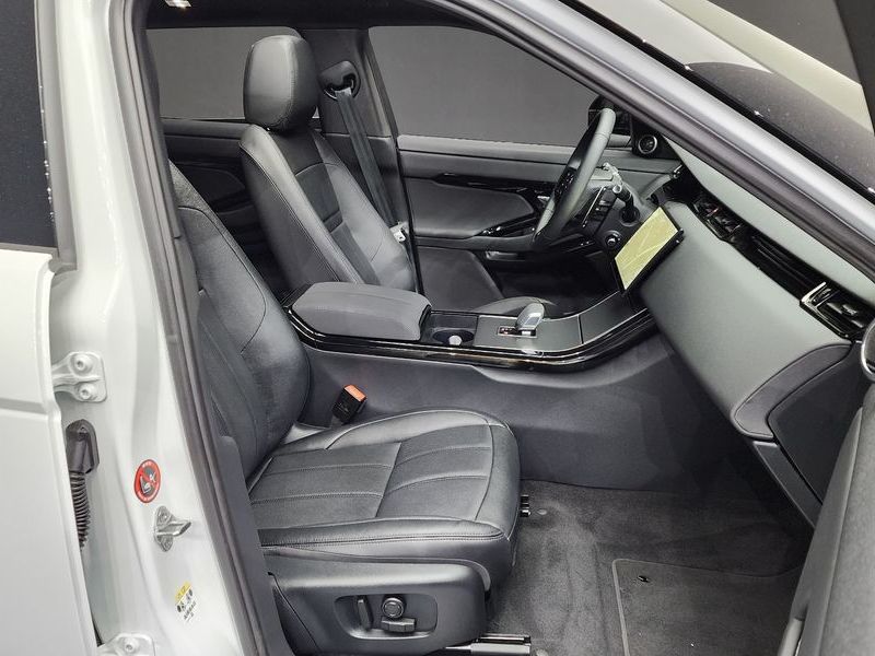2024 Land Rover Range Rover Evoque P250 Dynamic SE photo 11