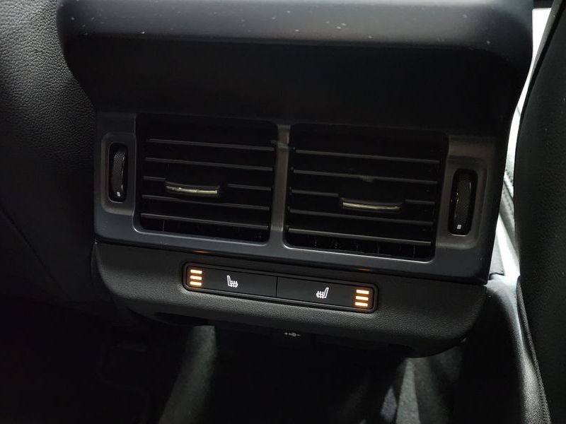 2024 Land Rover Range Rover Evoque P250 Dynamic SE photo 19