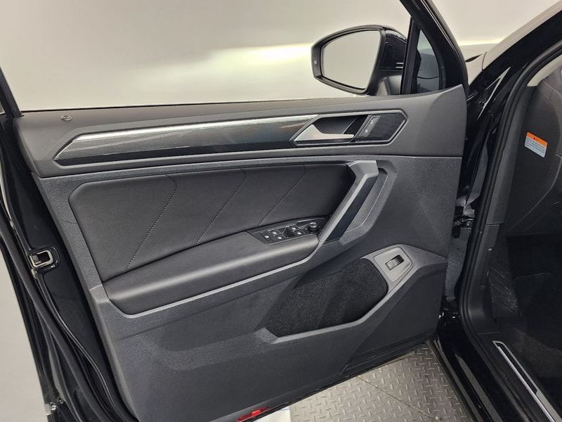 2023 Volkswagen Tiguan 2.0 TDI Prestige photo 24