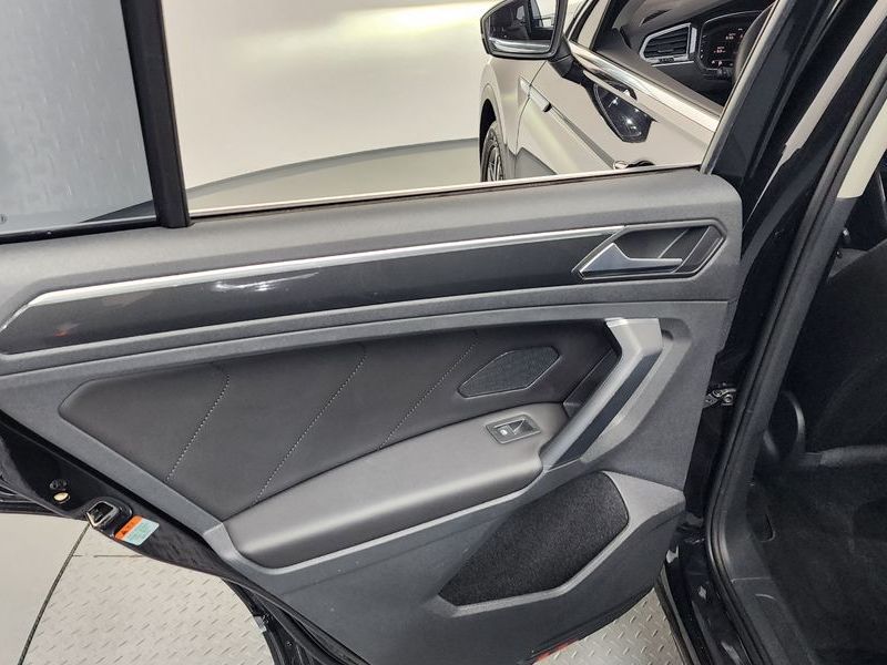 2023 Volkswagen Tiguan 2.0 TDI Prestige photo 25