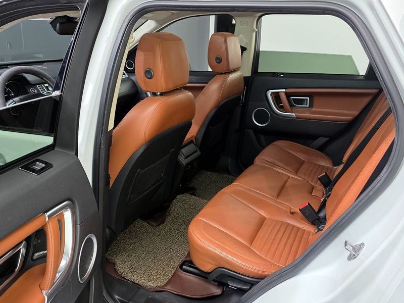 2015 Land Rover Discovery Sport 2.2 SD4 HSE Luxury photo 11