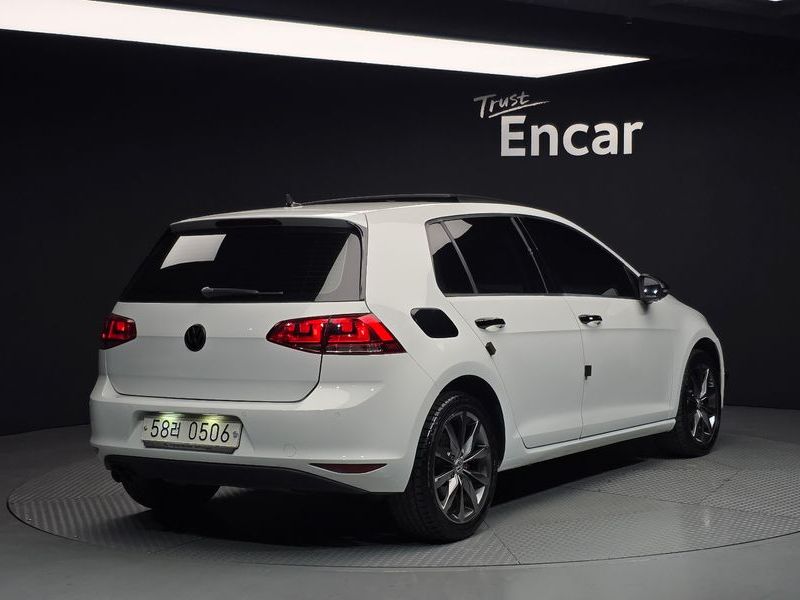 2016 Volkswagen Golf 2.0 TDI Premium photo 2