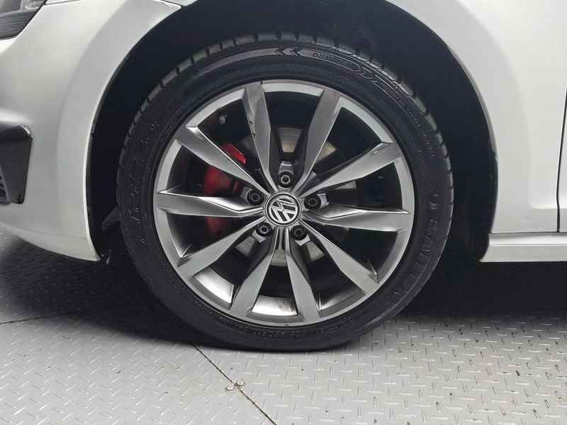 2016 Volkswagen Golf 2.0 TDI Premium photo 5