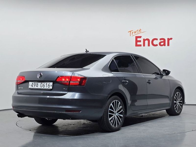 2015 Volkswagen Jetta 2.0 TDI BlueMotion 6th photo 2