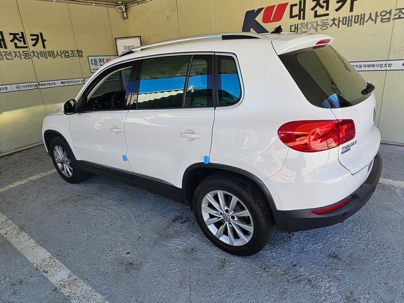 2013 Volkswagen Tiguan 2.0 TDI Comfort 5N photo 2