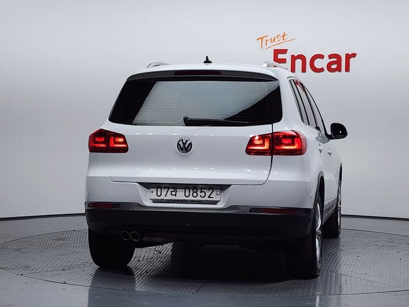 2016 Volkswagen Tiguan 2.0 TDI Premium 5N photo 4