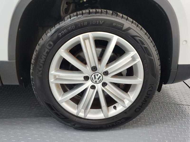 2016 Volkswagen Tiguan 2.0 TDI Premium 5N photo 5