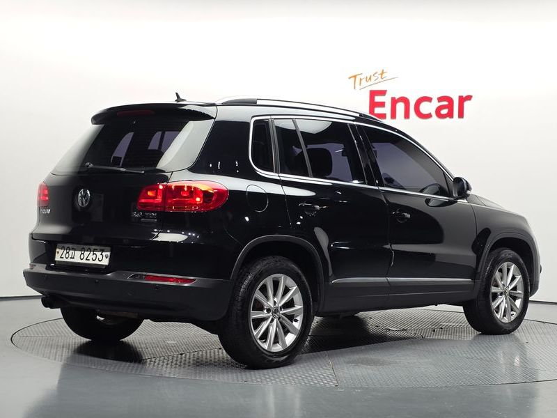 2015 Volkswagen Tiguan 2.0 TDI Comfort 5N photo 2