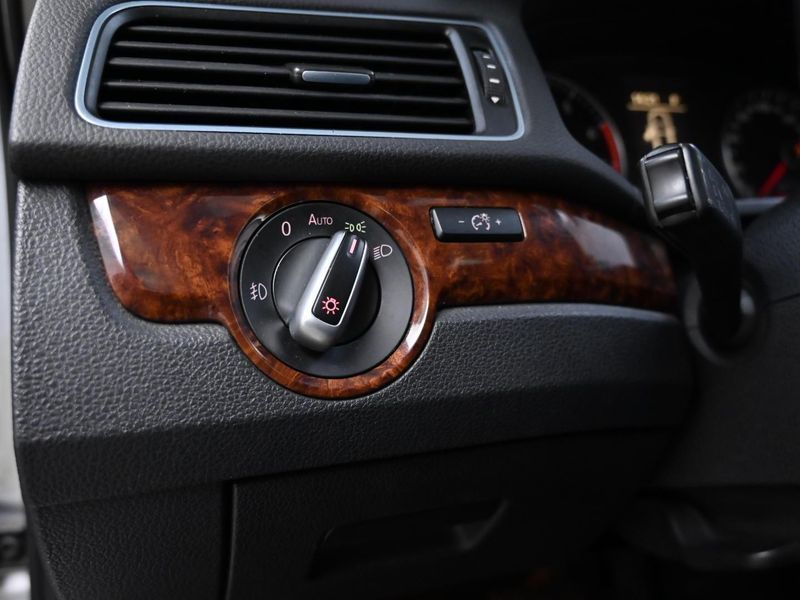 2013 Volkswagen Passat 2.5 B7 photo 16
