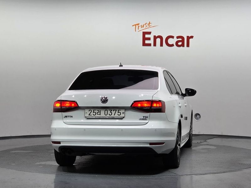 2016 Volkswagen Jetta 2.0 TDI BlueMotion 6th photo 4
