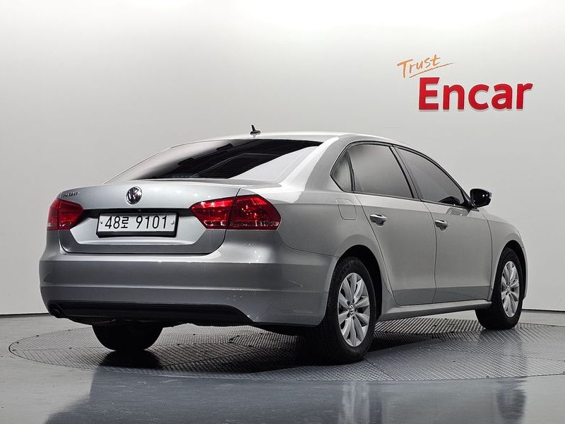 2013 Volkswagen Passat 2.5 B7 photo 2