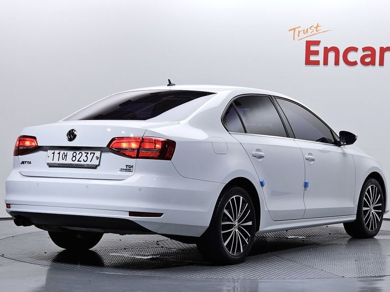 2015 Volkswagen Jetta 2.0 TDI BlueMotion 6th photo 2
