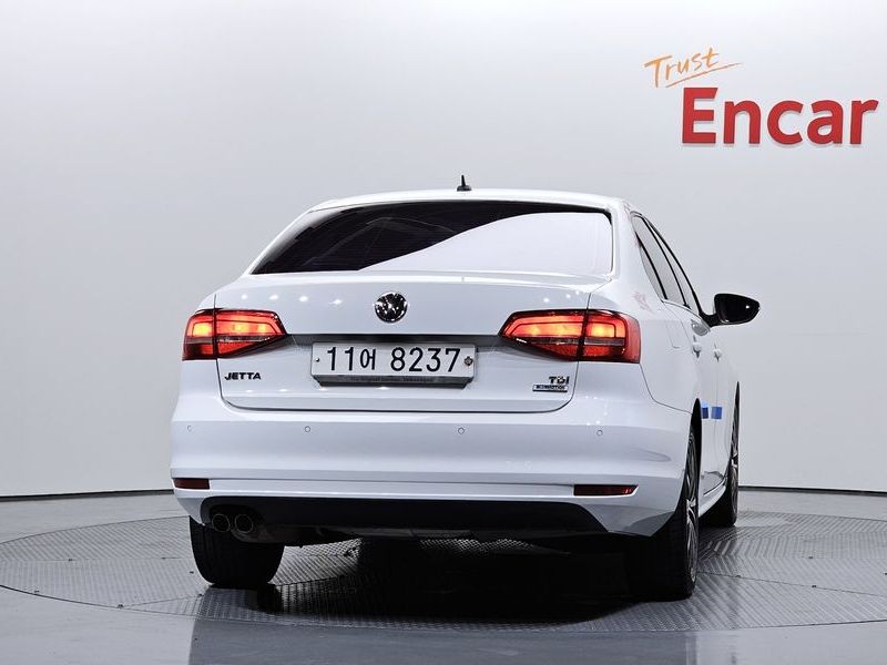 2015 Volkswagen Jetta 2.0 TDI BlueMotion 6th photo 4