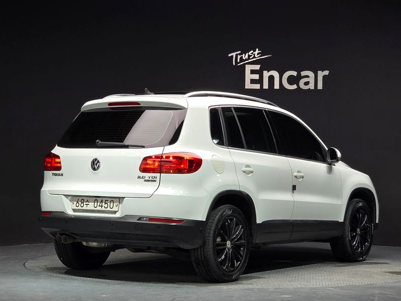 2016 Volkswagen Tiguan 2.0 TDI Premium 5N photo 2
