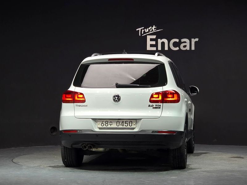 2016 Volkswagen Tiguan 2.0 TDI Premium 5N photo 4
