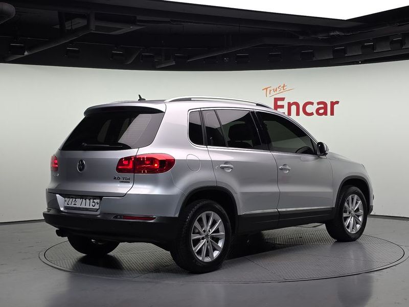2015 Volkswagen Tiguan 2.0 TDI Comfort 5N photo 2