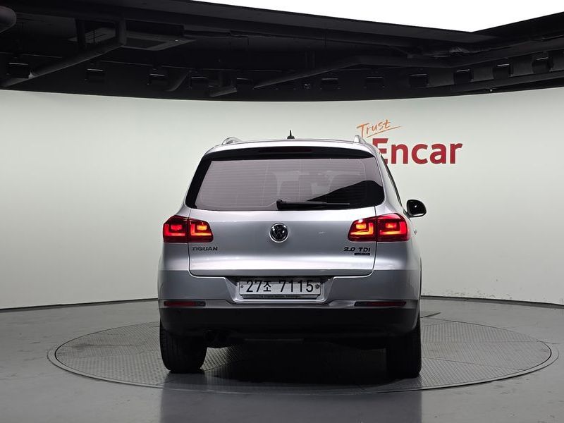 2015 Volkswagen Tiguan 2.0 TDI Comfort 5N photo 4