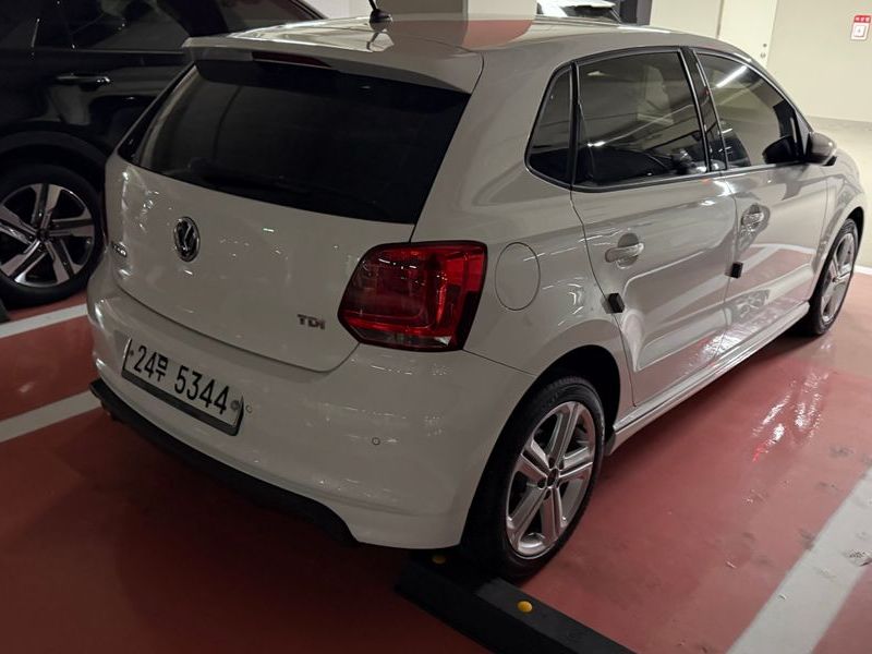 2013 Volkswagen Polo 1.6 TDI R-Line 5th photo 4