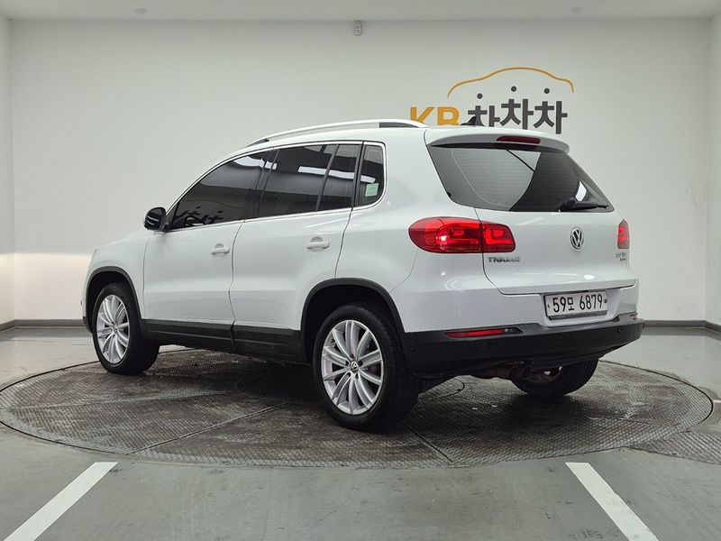 2014 Volkswagen Tiguan 2.0 TDI Premium 5N photo 3