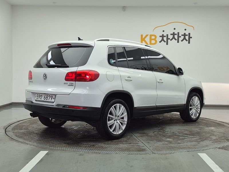 2014 Volkswagen Tiguan 2.0 TDI Premium 5N photo 4