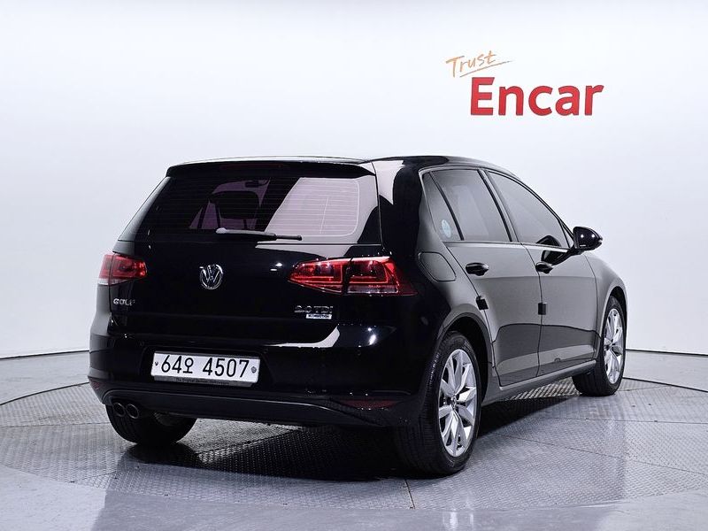 2015 Volkswagen Golf 2.0 TDI photo 2
