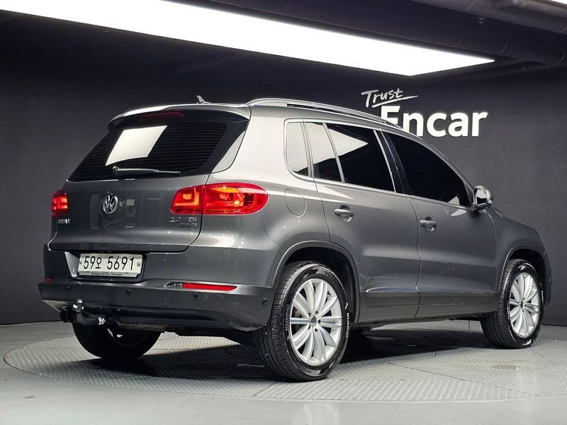 2014 Volkswagen Tiguan 2.0 TDI Premium 5N photo 2