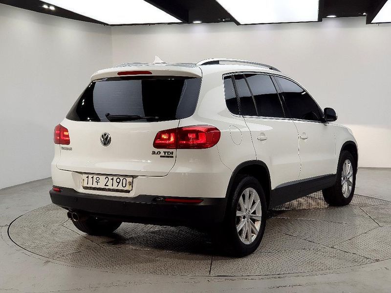 2015 Volkswagen Tiguan 2.0 TDI Comfort 5N photo 4