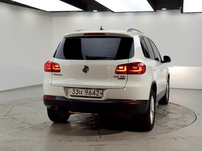 2016 Volkswagen Tiguan 2.0 TDI Comfort 5N photo 3