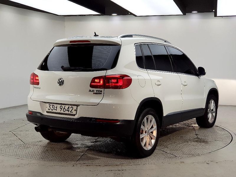 2016 Volkswagen Tiguan 2.0 TDI Comfort 5N photo 4
