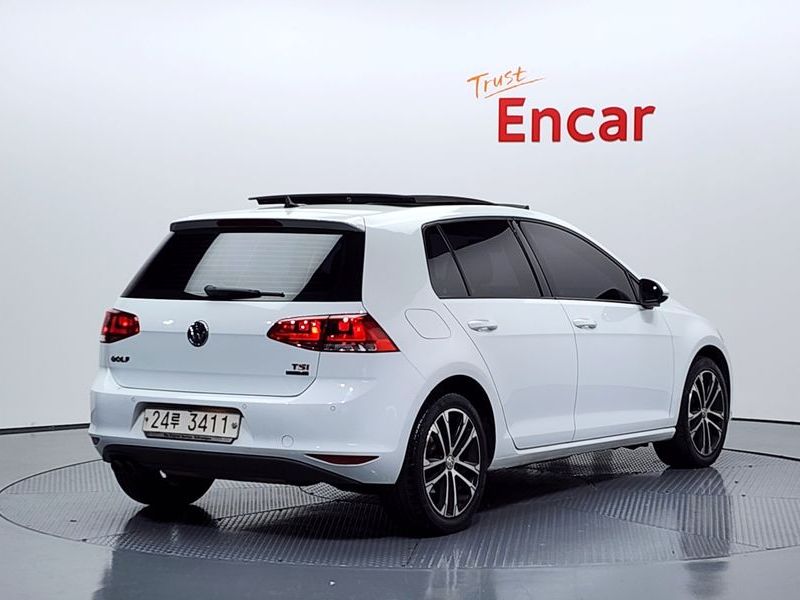 2014 Volkswagen Golf 1.4 TSI Premium photo 2