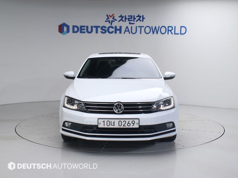 2015 Volkswagen Jetta 2.0 TDI BlueMotion Premium 6th photo 3