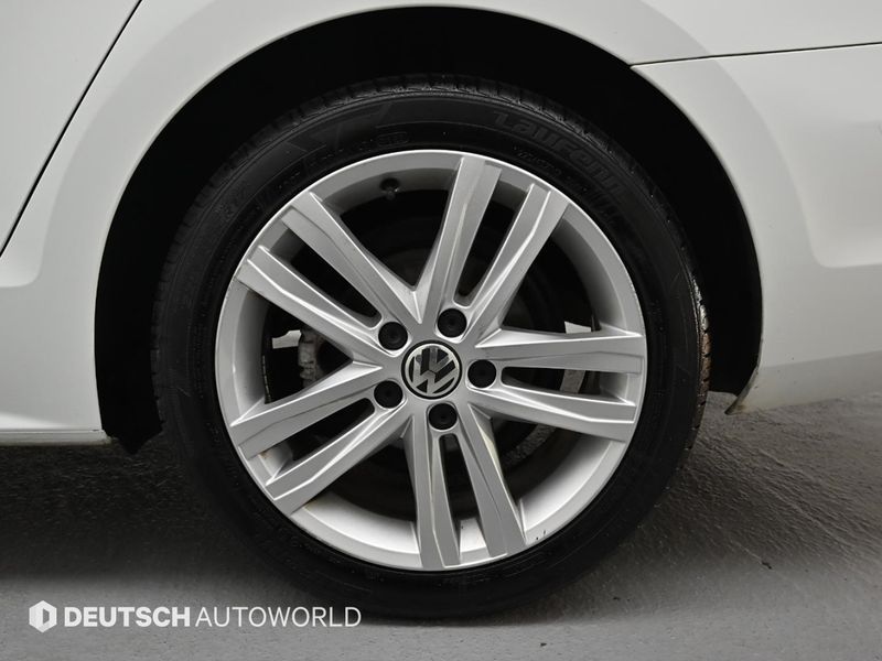 2015 Volkswagen Jetta 2.0 TDI BlueMotion Premium 6th photo 5