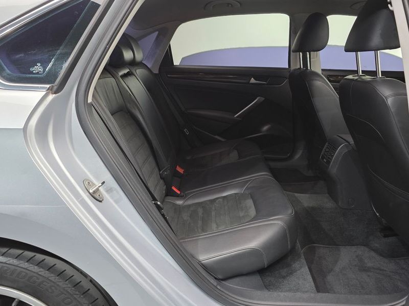 2015 Volkswagen Passat 2.0 TDI B7 photo 11
