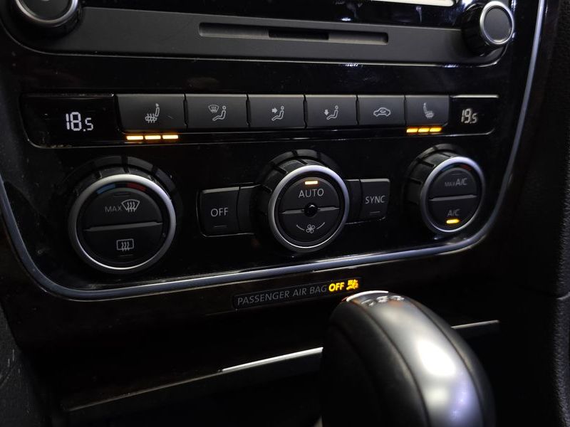 2015 Volkswagen Passat 2.0 TDI B7 photo 17
