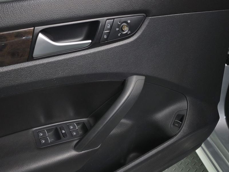 2015 Volkswagen Passat 2.0 TDI B7 photo 18