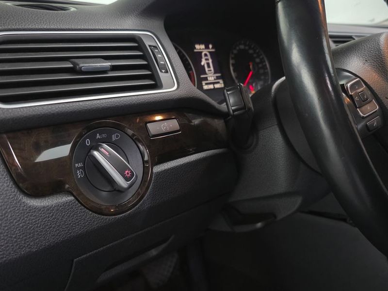 2015 Volkswagen Passat 2.0 TDI B7 photo 19