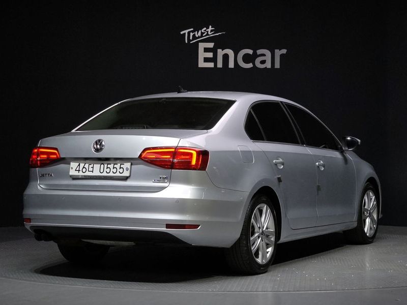 2016 Volkswagen Jetta 2.0 TDI BlueMotion Premium 6th photo 2