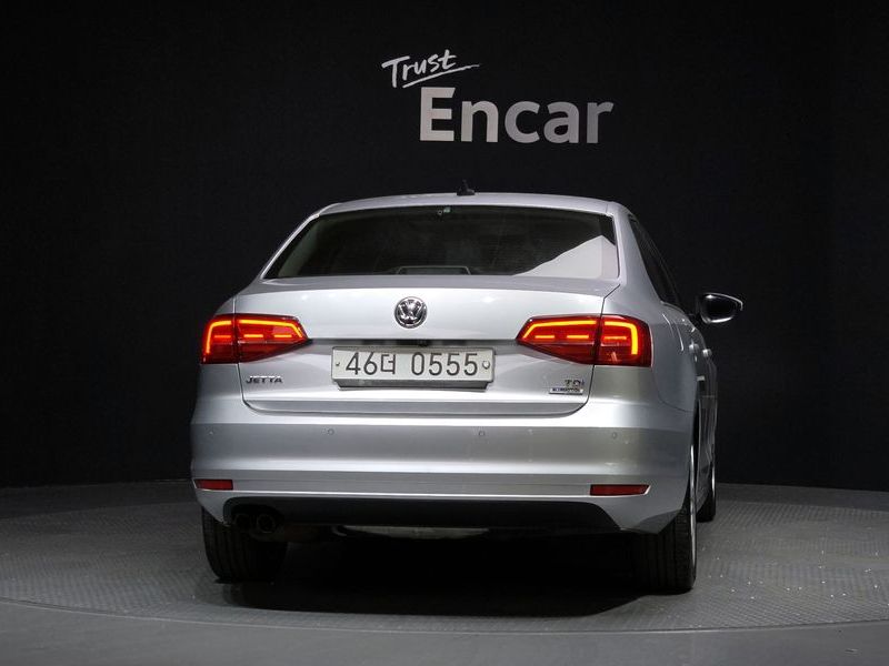 2016 Volkswagen Jetta 2.0 TDI BlueMotion Premium 6th photo 4